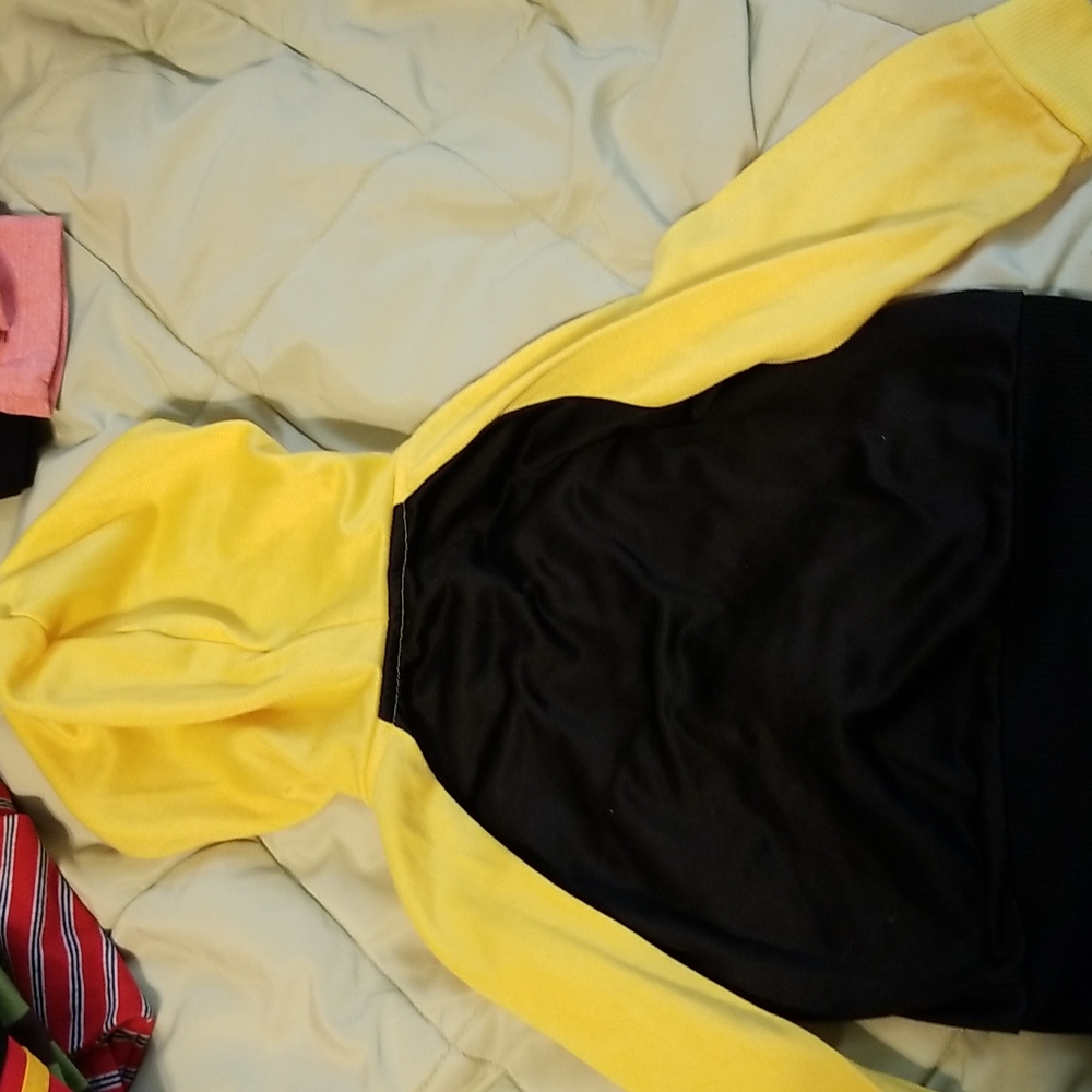 Boys 24m/2T 2 Batman outfits, and 1 superman outfit - Picture 15 of 16